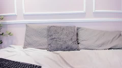 lucy_canel online show from November 18, 2025, 12:05 am