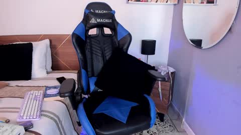 Snapshot of lucy_ferreiraa chatting on February 25, 2025, 8:03 am Your Lucy online show from February 25, 2025, 8:03 am