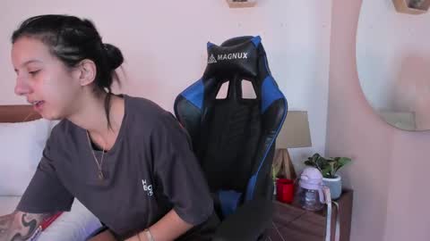 Snapshot of lucy_ferreiraa chatting on October 6, 2025, 4:32 am Your Lucy online show from October 6, 2025, 4:32 am