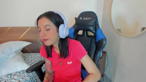 Snapshot of lucy_ferreiraa chatting on October 30, 2025, 5:20 am Your Lucy online show from October 30, 2025, 5:20 am