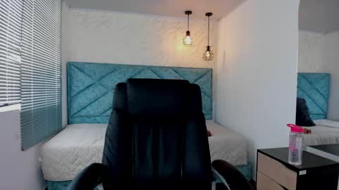 Snapshot of lucy_greys_ chatting on December 22, 2025, 7:55 pm Lucy Greys online show from December 22, 2025, 7:55 pm