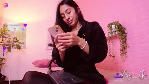 Luciana online show from March 12, 2026, 4:18 am