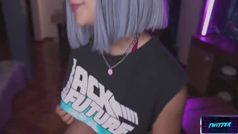 Snapshot of lucyallenx chatting on December 10, 2024, 10:58 pm Lucy Alien online show from December 10, 2024, 10:58 pm