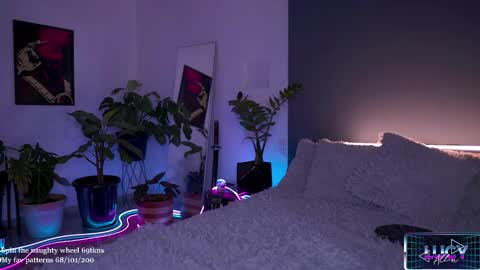 Lucy Alien  online show from November 27, 2025, 3:58 pm