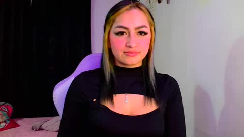 LUCIA  online show from December 6, 2024, 11:03 pm