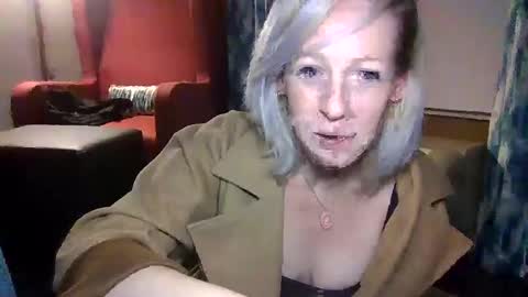Lucy Loves Lookers online show from December 19, 2024, 4:45 am