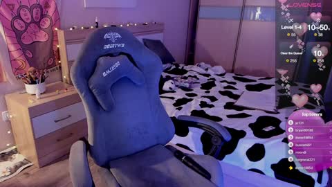 Snapshot of lucysbrain chatting on January 26, 2025, 8:23 pm Lucy online show from January 26, 2025, 8:23 pm