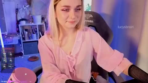 Snapshot of lucysbrain chatting on November 29, 2025, 8:39 am Lucy online show from November 29, 2025, 8:39 am