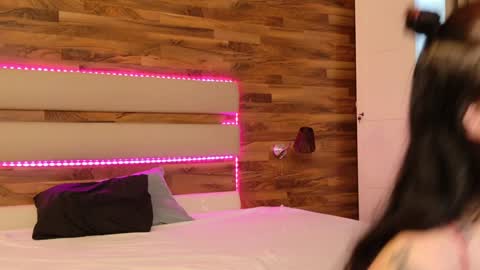 LucyWillow online show from December 10, 2024, 7:26 am