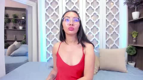 Snapshot of lucyy_liiu chatting on March 12, 2025, 11:22 pm Lucy Liiu online show from March 12, 2025, 11:22 pm