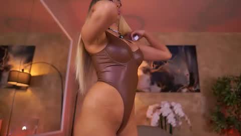 Snapshot of lucyyrosse chatting on June 18, 2026, 8:14 am LucyRose online show from June 18, 2026, 8:14 am