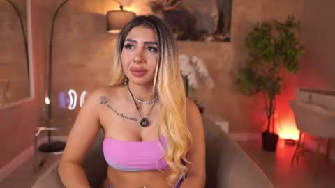 Snapshot of lucyyrosse chatting on June 27, 2026, 12:22 pm LucyRose online show from June 27, 2026, 12:22 pm