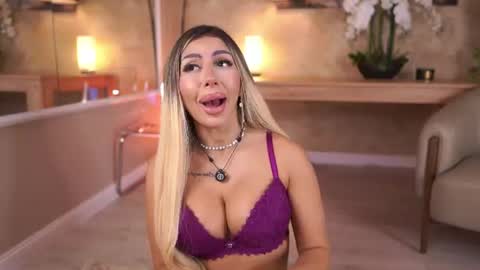Snapshot of lucyyrosse chatting on July 20, 2026, 8:17 am LucyRose online show from July 20, 2026, 8:17 am