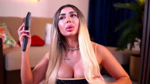 Snapshot of lucyyrosse chatting on July 31, 2026, 8:36 am LucyRose online show from July 31, 2026, 8:36 am
