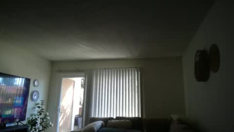 Snapshot of luh698171 chatting on April 13, 2026, 10:48 pm Luxious online show from April 13, 2026, 10:48 pm