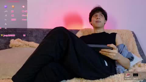 Snapshot of lui_x_dust chatting on February 19, 2026, 5:47 am Lui online show from February 19, 2026, 5:47 am