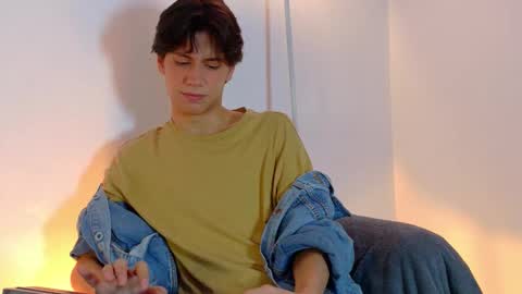 Lui online show from March 9, 2026, 3:43 am