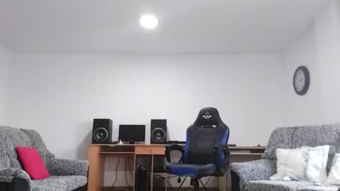 Snapshot of luigielporno chatting on October 25, 2025, 2:13 pm Luigi online show from October 25, 2025, 2:13 pm