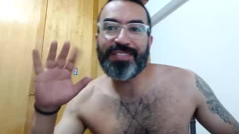 Snapshot of luis2988z chatting on January 31, 2025, 2:58 am Hairyman online show from January 31, 2025, 2:58 am