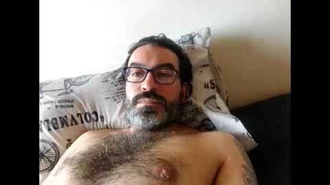 Snapshot of luis2988z chatting on November 30, 2025, 2:43 pm Hairyman online show from November 30, 2025, 2:43 pm