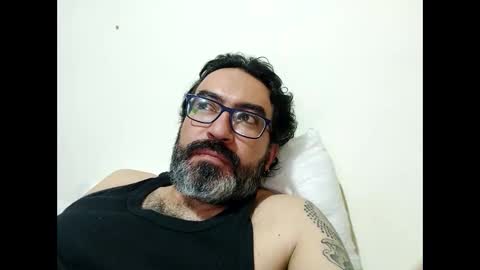 Snapshot of luis2988z chatting on January 13, 2026, 2:39 am Hairyman online show from January 13, 2026, 2:39 am