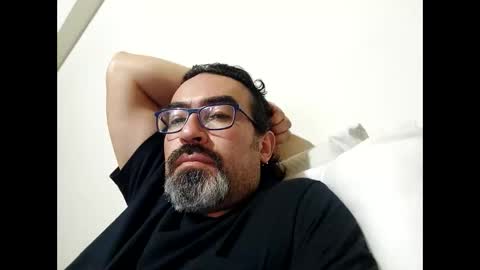 Snapshot of luis2988z chatting on February 3, 2026, 1:37 am Hairyman online show from February 3, 2026, 1:37 am