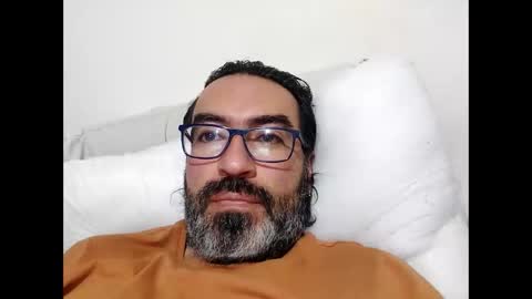 Snapshot of luis2988z chatting on March 13, 2026, 2:18 am Hairyman online show from March 13, 2026, 2:18 am