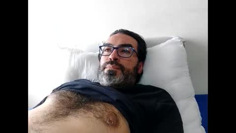 Snapshot of luis2988z chatting on March 15, 2026, 6:58 pm Hairyman online show from March 15, 2026, 6:58 pm