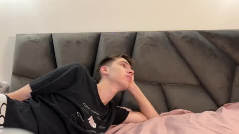 Snapshot of luis7777hui chatting on January 28, 2025, 2:42 pm Luis and Alina online show from January 28, 2025, 2:42 pm