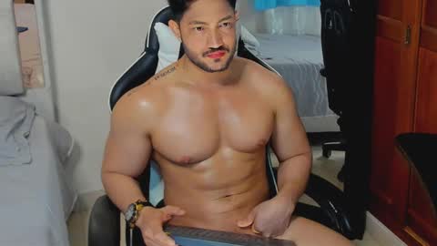 luis_baptista online show from October 14, 2025, 6:03 am