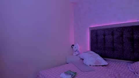 Luisa Giraldo online show from November 12, 2025, 9:32 am