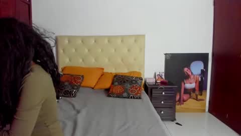 Snapshot of luissa_s1 chatting on March 8, 2025, 12:20 pm Luissa online show from March 8, 2025, 12:20 pm