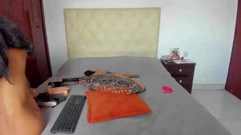 Snapshot of luissa_s1 chatting on October 17, 2025, 6:10 pm Luissa online show from October 17, 2025, 6:10 pm