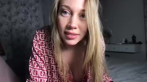 luiva13 online show from January 26, 2025, 10:13 pm