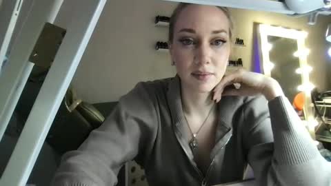 luiva13 online show from January 28, 2025, 11:38 am