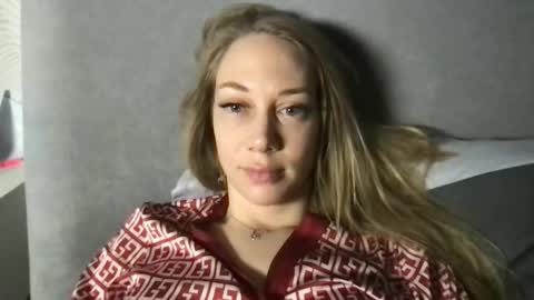 luiva13 online show from February 25, 2025, 8:19 pm