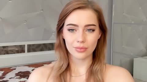 Lizzy online show from October 30, 2025, 11:33 am