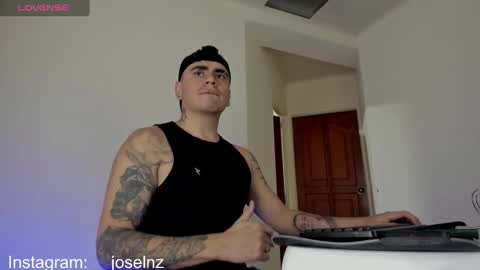 Snapshot of luka_castlehot chatting on December 15, 2024, 4:18 am Luka Castle online show from December 15, 2024, 4:18 am