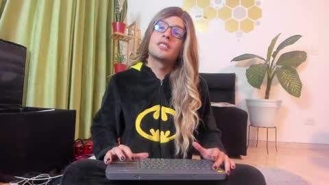 Snapshot of lukacastillo chatting on May 19, 2026, 3:24 am Luka Castillo online show from May 19, 2026, 3:24 am