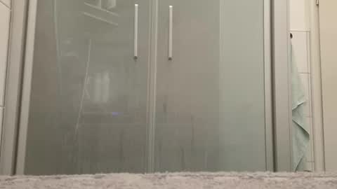 Snapshot of lukasschoetz chatting on September 24, 2025, 4:32 pm lukasschoetz online show from September 24, 2025, 4:32 pm