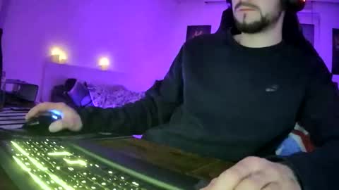 lukasschoetz online show from March 19, 2026, 9:19 pm