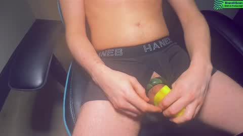 lukatripp online show from February 27, 2025, 8:20 pm