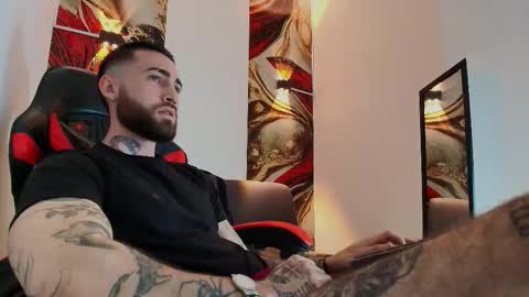 LUKE online show from November 21, 2025, 1:21 pm