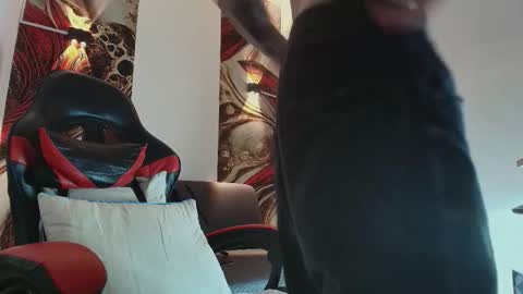 LUKE online show from December 17, 2025, 1:17 pm