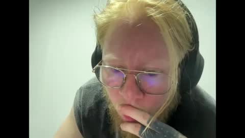 Snapshot of luke_mike chatting on April 14, 2026, 6:41 am Lucas online show from April 14, 2026, 6:41 am