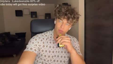 Snapshot of lukedesirable chatting on May 21, 2026, 7:32 pm lukedesirable online show from May 21, 2026, 7:32 pm