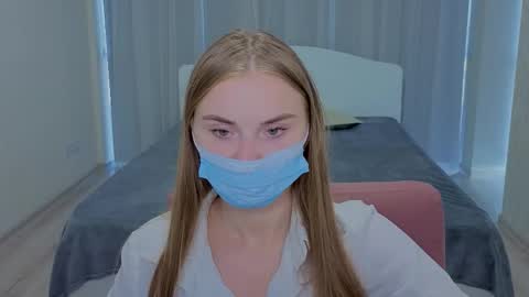 Snapshot of lukeriamoon chatting on September 9, 2025, 4:23 am lukeriamoon online show from September 9, 2025, 4:23 am