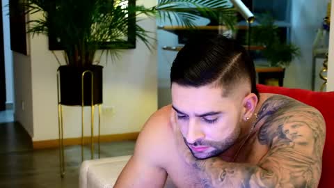 Lukhas f4f online show from April 16, 2026, 2:23 am