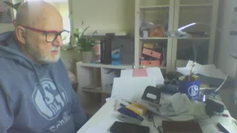 luley58 online show from May 12, 2026, 9:39 am