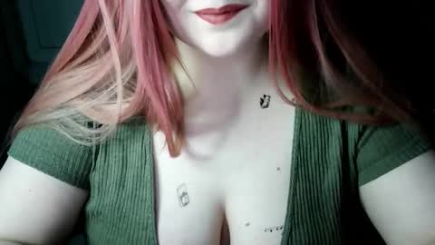 lulovia online show from February 12, 2026, 9:21 pm